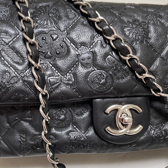 Chanel Black Lucky Charm Embossed Leather CC Flap Bag - Picture 3 of 11